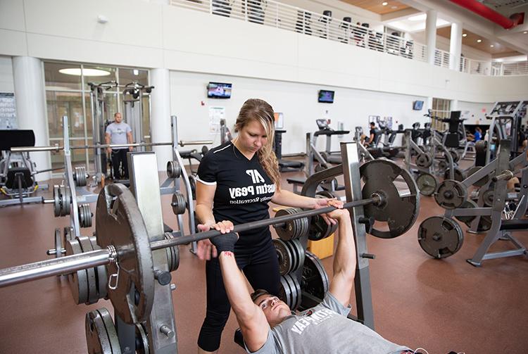 Students work out in Foy Center